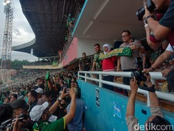 Gubernur Jatim Tiba di Stadion Gelora Delta Sidoarjo