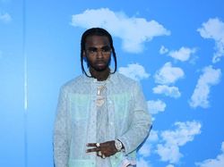 Pop Smoke Raih Top Billboard 200 Album, Ibunda Terima Piala