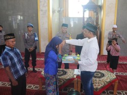 Seorang Tersangka Curat Nikah di Kantor Polisi pada Tanggal Cantik