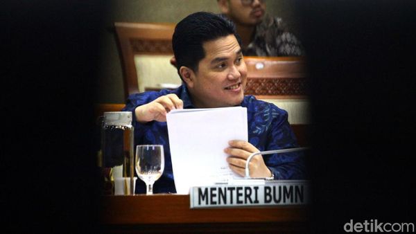 Ekspresi Erick Thohir Saat Janji Genjot Laba BUMN di Depan DPR