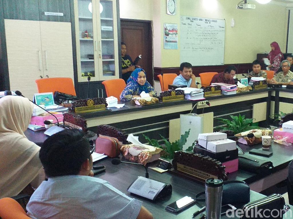 DPRD Surabaya Akan Panggil Maspion dan Pemkot soal Pembangunan Alun-alun DPRD Surabaya Akan Panggil Maspion dan Pemkot soal Pembangunan Alun-alun
