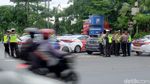 Ragam Aksi Bonek Demi Bajul Ijo