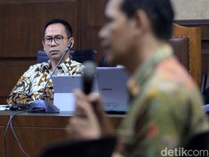 Saksi Buka-bukaan Soal Penggunaan Uang Perusahaan di Sidang Wawan