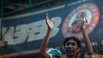 Tak Boleh ke Sidoarjo, Jakmania Nobar di Kantor Kelurahan