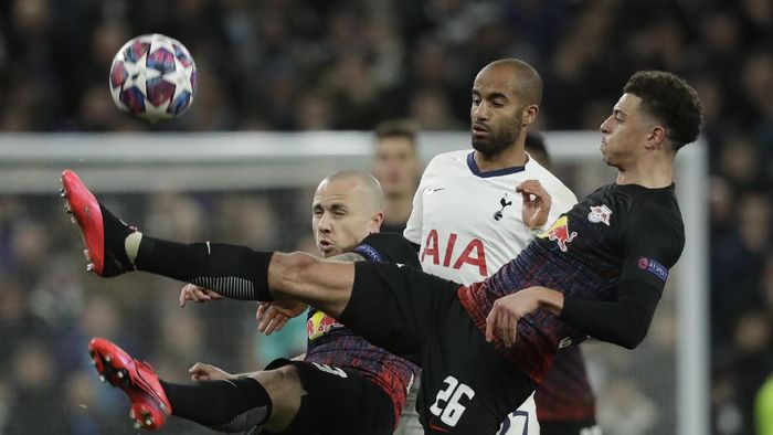Ethan Ampadu Tottenhams Lucas Moura, center, is challenged by Leipzigs Angelino, left, and Leipzigs Ethan Ampadu during a first leg, round of 16, Champions League soccer match between Tottenham Hotspur and Leipzig at the Tottenham Hotspur Stadium in London, England, Wednesday Feb. 19, 2020. (AP Photo/Matt Dunham)