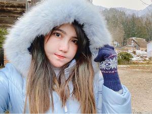 Tak Mau Bahayakan yang Lain, Via Vallen Kurung Adik yang Positif Corona