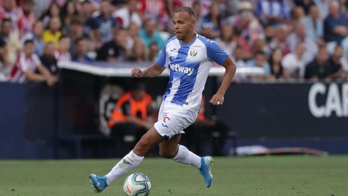 LEGANES, SPAIN - AUGUST 26: Martin Braithwaite Christensen of Deportivo Leganese controls the ball during the Liga match between CD Leganes and Club Atletico de Madrid at Estadio Municipal de Butarque on August 26, 2019 in Leganes, Spain. (Photo by Gonzalo Arroyo Moreno/Getty Images)