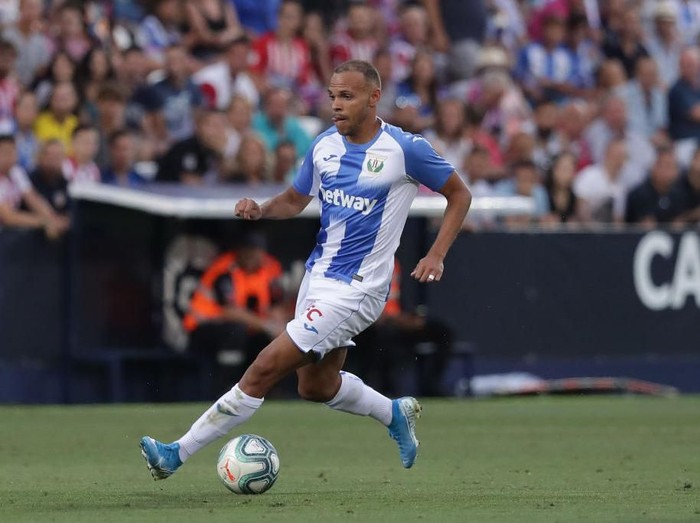 LEGANES, SPAIN - AUGUST 26: Martin Braithwaite Christensen of Deportivo Leganese controls the ball during the Liga match between CD Leganes and Club Atletico de Madrid at Estadio Municipal de Butarque on August 26, 2019 in Leganes, Spain. (Photo by Gonzalo Arroyo Moreno/Getty Images)