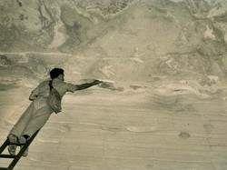 Misteri Jejak Kaki Dinosaurus di Langit-langit Gua Terungkap