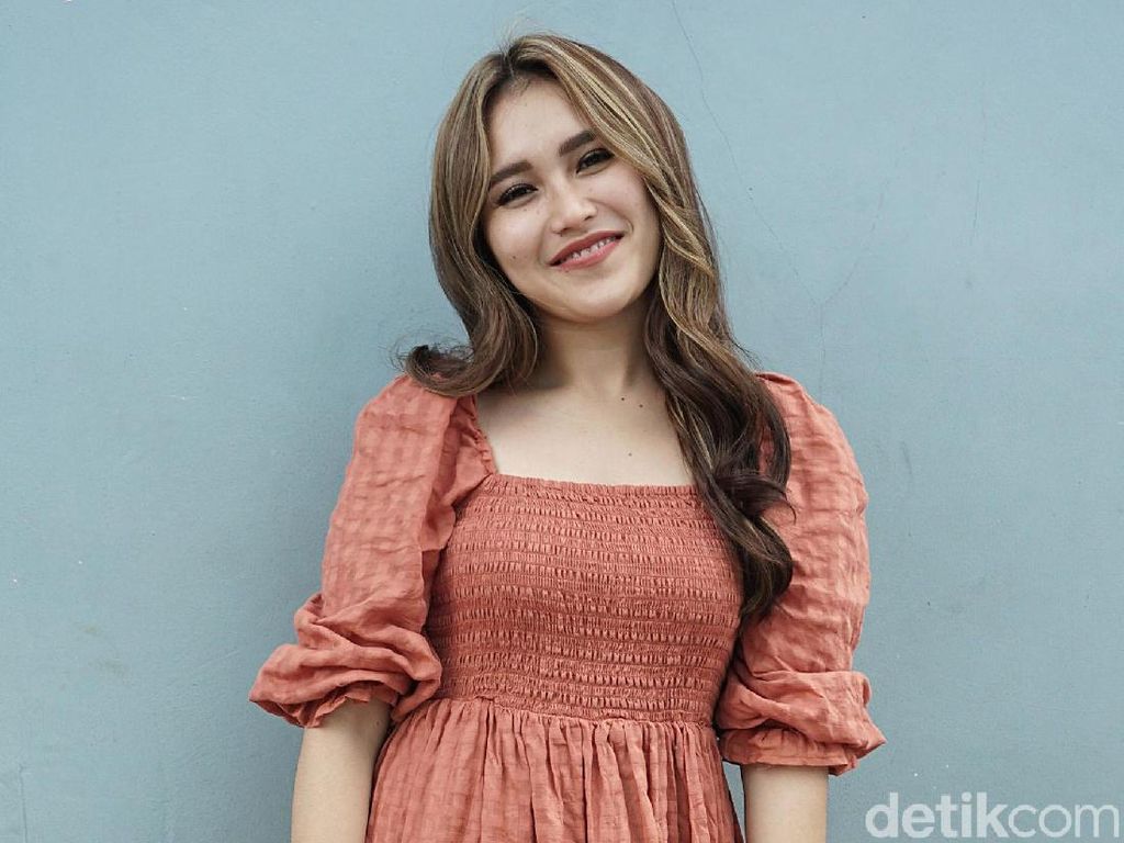 2 Warga Depok Positif Corona, Ayu Ting Ting Kaget