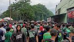 Tak Kebagian Tiket, Bonek Nonton Persebaya Vs Persija Lewat Layar Lebar