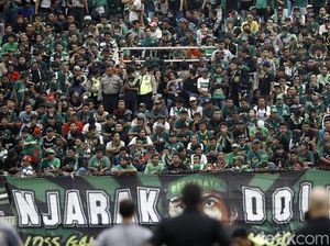 Bonek Balas Pesan Wali Kota Bandung