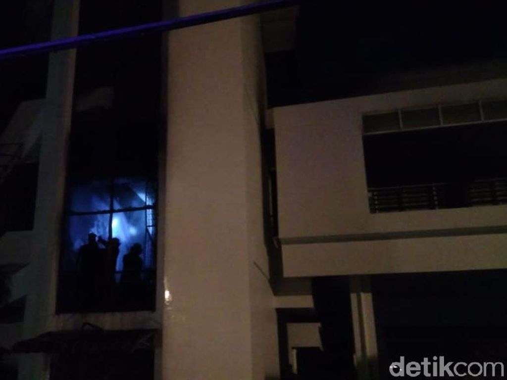 Gedung Fakultas Ekonomi USU Kebakaran Gedung Fakultas Ekonomi USU Kebakaran