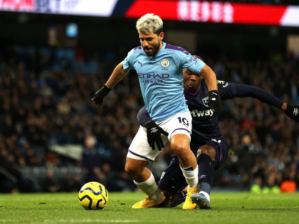 Detik-detik Angelo Ogbonna Remas Kemaluan Sergio Aguero Detik-detik Angelo Ogbonna Remas Kemaluan Sergio Aguero
