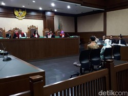 Jaksa Cecar Saksi soal Pembelian Rumah di Australia di Sidang Wawan