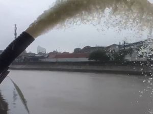 Antisipasi Banjir Kampung Pulo, Dinas SDA DKI Kosongkan Drainase