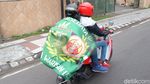 Ragam Aksi Bonek Demi Bajul Ijo