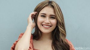 Foto Before After 10 Artis Tarik & Tanam Benang, Ada Ayu Ting Ting