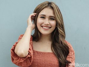 Foto Before After 10 Artis Tarik & Tanam Benang, Ada Ayu Ting Ting Foto Before After 10 Artis Tarik & Tanam Benang, Ada Ayu Ting Ting