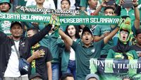 Ragam Aksi Bonek Demi Bajul Ijo