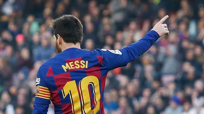 BARCELONA, SPAIN - FEBRUARY 15: Lionel Messi of FC Barcelona gestures during the Liga match between FC Barcelona and Getafe CF at Camp Nou on February 15, 2020 in Barcelona, Spain. (Photo by Eric Alonso/Getty Images)
