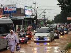 Diguyur Hujan Sejak Semalam, Sejumlah Titik di Pati Direndam Banjir