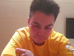 Sambil Menangis, Baim Wong Mohon Doa untuk Ibunda yang Masuk ICU