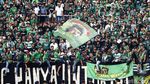 Ragam Aksi Bonek Demi Bajul Ijo
