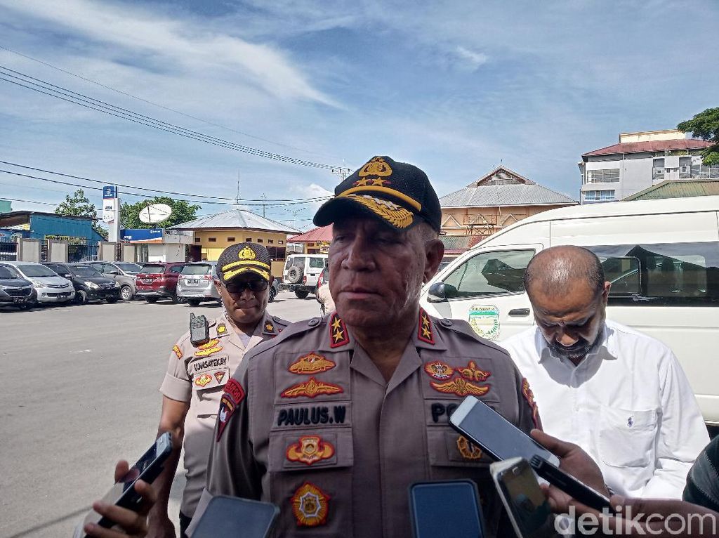 Bharada Doni yang Gugur Diserang KKSB Dapat Kenaikan Pangkat Luar Biasa Bharada Doni yang Gugur Diserang KKSB Dapat Kenaikan Pangkat Luar Biasa
