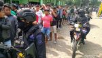 Ribuan Bonek Antre Demi Tiket Final Piala Gubernur Jatim