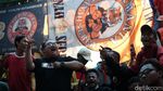 Tak Boleh ke Sidoarjo, Jakmania Nobar di Kantor Kelurahan
