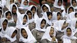 Begini Cara Tim Asmaul Husna Ademkan Bonek