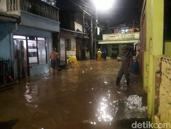 Cerita Warga Rawajati Jaksel yang Pegal Gegara Banjir Tiap Tahun