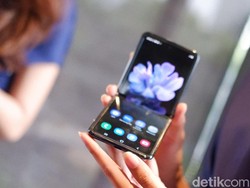 Jajal Kecanggihan Galaxy Z Flip