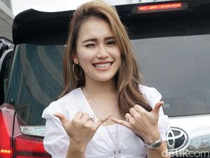 Ibu Ayu Ting Ting Dulu Puji Aditya Jayusman, Kini Diduga Lempar Sindiran