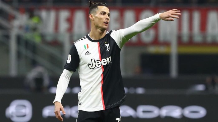 MILAN, ITALY - FEBRUARY 13:  Cristiano Ronaldo of Juventus gestures during the Coppa Italia Semi Final match between AC Milan and Juventus at Stadio Giuseppe Meazza on February 13, 2020 in Milan, Italy.  (Photo by Marco Luzzani/Getty Images)