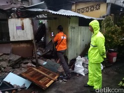 Ayah dan Anak Tewas Tertimpa Bongkahan Bangunan di Semarang