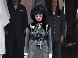 Salib dan Aksesori BDSM Warnai Koleksi Terbaru Gucci di Milan Fashion Week