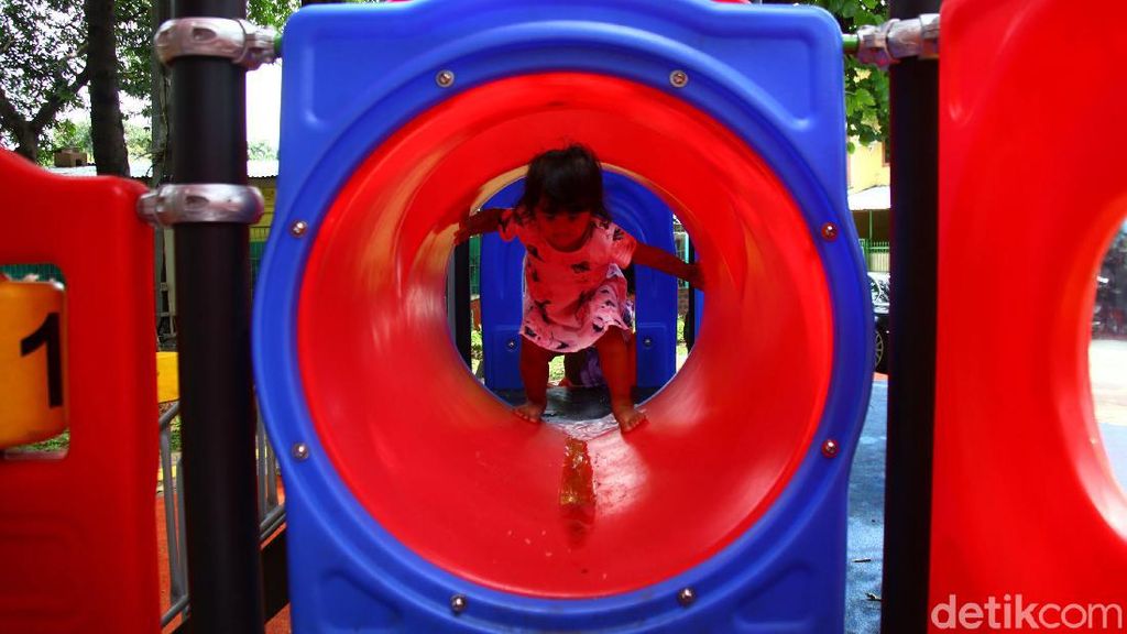 Mengisi Waktu Sembari Bermain di Taman Danau Dampelas Mengisi Waktu Sembari Bermain di Taman Danau Dampelas