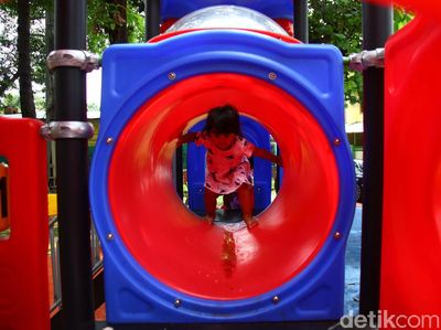 Mengisi Waktu Sembari Bermain di Taman Danau Dampelas