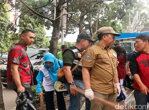 Wawali Sukabumi Geram Temukan Banyak Sampah Dibuang Sembarangan Wawali Sukabumi Geram Temukan Banyak Sampah Dibuang Sembarangan
