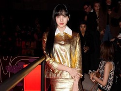 Lisa BLACKPINK Bikin Pangling di Milan Fashion Week