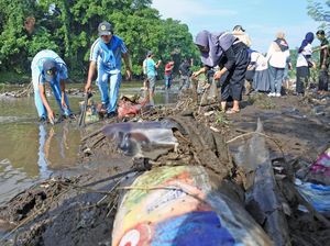 Bersih-bersih di Hari Peduli Sampah Nasional Bersih-bersih di Hari Peduli Sampah Nasional