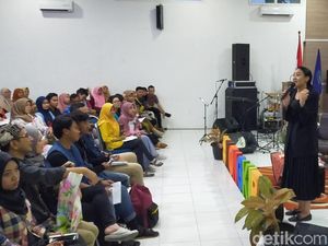 Ini  Jurus-jurus Singkat dari Putri Tanjung Menjadi Creativepreneur. Ini  Jurus-jurus Singkat dari Putri Tanjung Menjadi Creativepreneur.