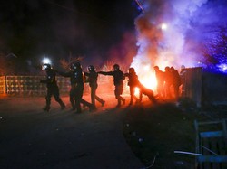 Bentrok dengan Massa Anti-Lockdown, 40 Polisi Ukraina Terluka