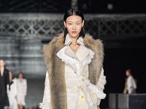 15 Koleksi Terbaru Burberry di London Fashion Week 2020