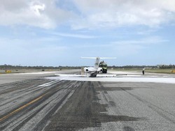 Edan! Pesawat Ini Selamat Meski Mendarat dengan Perutnya