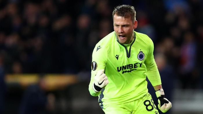 Simon Mignolet BRUGGE, BELGIUM - FEBRUARY 20: Simon Mignolet of Club Brugge celebrates his teams first goal during the UEFA Europa League round of 32 first leg match between Club Brugge and Manchester United at Jan Breydel Stadium on February 20, 2020 in Brugge, Belgium. (Photo by Dean Mouhtaropoulos/Getty Images)