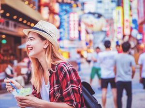 Hindari 5 Makanan Ini Agar Traveling Nyaman Tanpa Sakit Perut