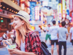 Hindari 5 Makanan Ini Agar Traveling Nyaman Tanpa Sakit Perut